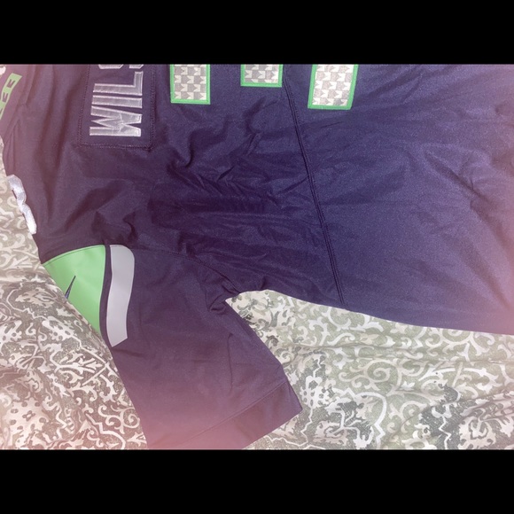 RUSSELL WILSON JERSEY - Picture 6 of 7